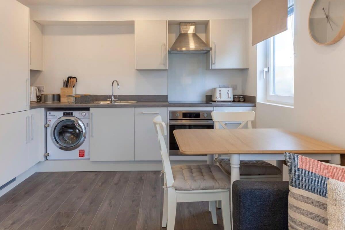 Contemporary 1 Bedroom Apartment In Ashford Άσφορντ Εξωτερικό φωτογραφία